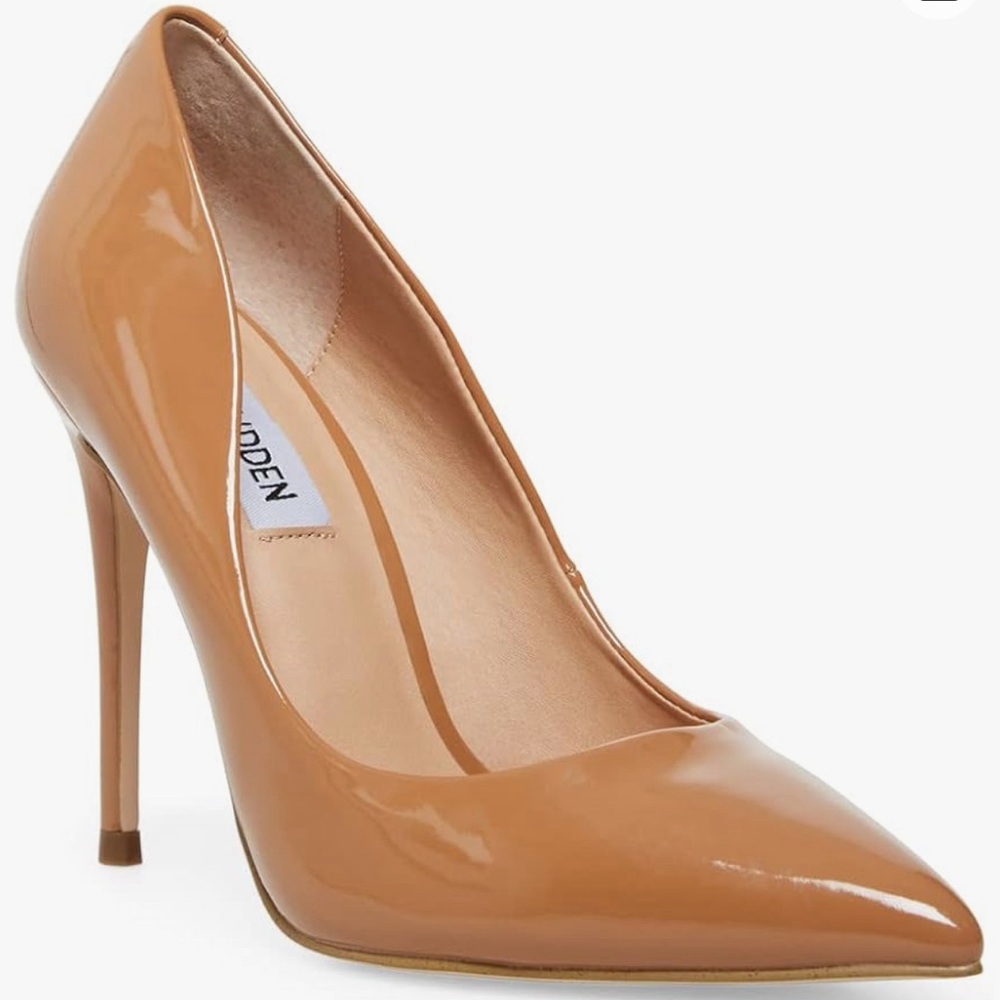 Steve Madden Nude Patent Leather Pump - size 9 US